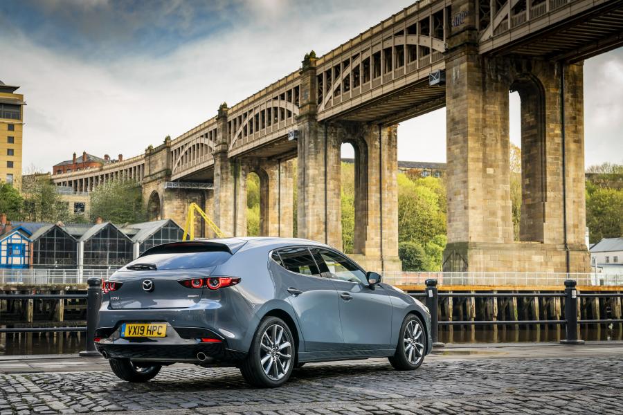  Mazda3 Skyactiv-G GT Sport Hatchback 2019 года  (UK) (фото 7 из 83)